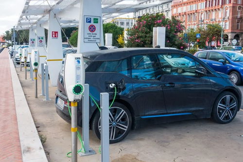 冯屹视角 新能源汽车与充电基础设施协同发展的立与破——聚焦充电设备研发的关键角色