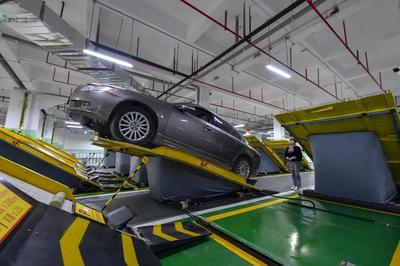 便民利民新举措 破解停车难题与推动汽车充电设备研发